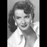 배우인 진 피터스의 대표 이미지