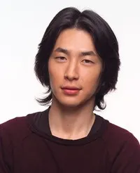 배우인 오카베 나오의 대표 이미지