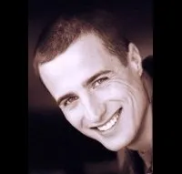 배우인 브렌단 페니의 대표 이미지