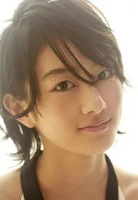 영화배우인 타카츠키 사라의 대표 이미지