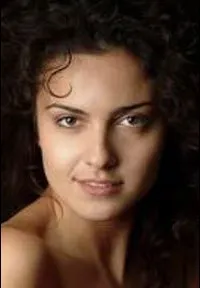 배우인 루시아 시포소바의 대표 이미지