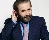 배우, 각본, 감독인 라키스 라조포울로스의 대표 이미지