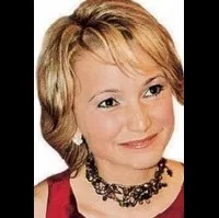 배우인 안나 시스코바의 대표 이미지