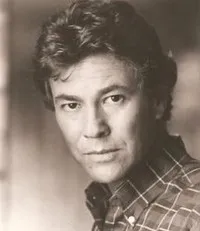 배우인 게리 본드의 대표 이미지