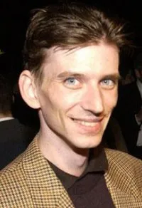 배우, 감독인 이리 스트라흐의 대표 이미지