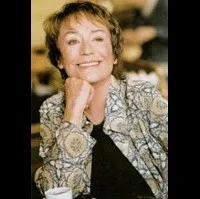 영화배우인 아니 지라르도의 대표 이미지