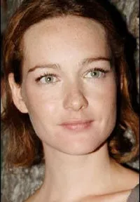 배우인 크리스티나 카포톤디의 대표 이미지