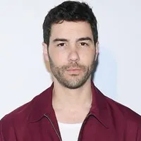 영화배우인 타하르 라힘의 대표 이미지