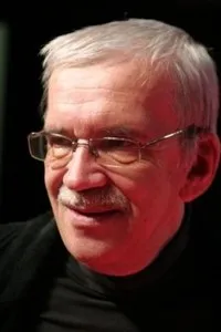 배우인 두산 카프라릭의 대표 이미지