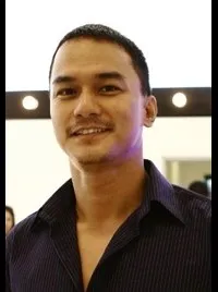 배우인 가르도 베르소자의 대표 이미지