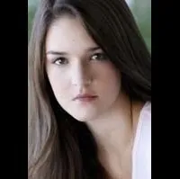 영화배우인 첼시 리켓츠의 대표 이미지