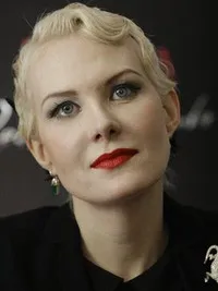 영화배우인 레나타 리트비노바의 대표 이미지