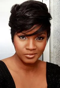 배우인 오모토라 자라드 에케인드의 대표 이미지