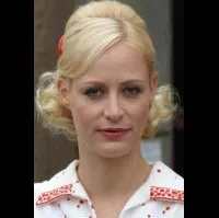 배우인 카타리나 M. 슈베르트의 대표 이미지