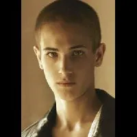 배우인 에밀 베를링의 대표 이미지