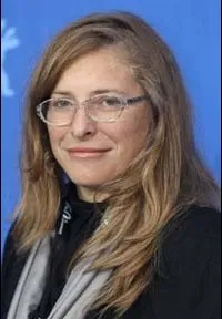 캐스팅, 감독, 각본인 나탈리아 스미르노프의 대표 이미지