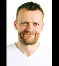 배우, 각본인 프랭크 밤의 대표 이미지