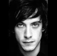 영화배우인 토마 블랑샤르의 대표 이미지