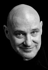 배우인 크리스티안 레들의 대표 이미지