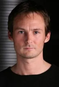 배우인 앤서니 플래니건의 대표 이미지