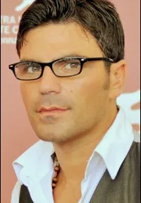 배우인 살바토르 루오코의 대표 이미지