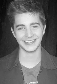 영화배우인 키건 매킨토시의 대표 이미지