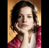 영화배우인 베를 바에텐스의 대표 이미지