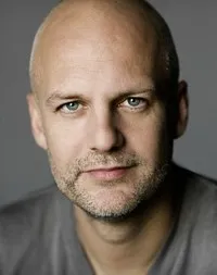 영화배우인 트뢸 리비의 대표 이미지