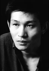 배우인 여애뢰의 대표 이미지