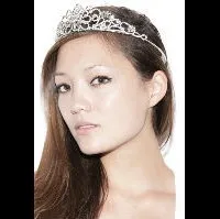 영화배우인 폼 클레멘티프의 대표 이미지