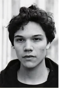 영화배우인 세바스찬 우르젠도우스키의 대표 이미지