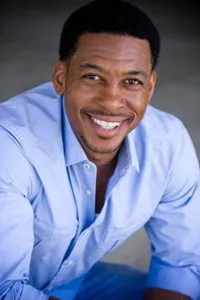 영화배우인 조 홀트의 대표 이미지