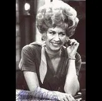 배우인 폴리 할리데이의 대표 이미지