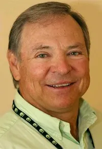 성우인 프랭크 웨커의 대표 이미지