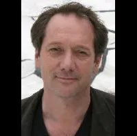 배우인 헤이스 스홀턴 반 아스핫의 대표 이미지