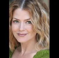 영화배우인 줄리아나 데버의 대표 이미지