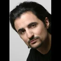 배우인 피오트르 보로브스키의 대표 이미지