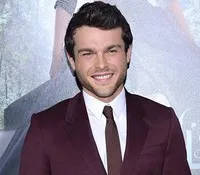 영화배우인 엘든 이렌리치의 대표 이미지