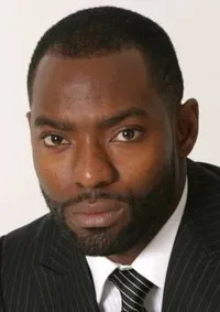 배우인 하산 존슨의 대표 이미지