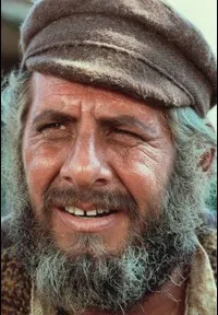 영화배우, 가수인 차임 토폴의 대표 이미지