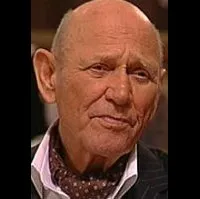 배우인 한스 베이르만의 대표 이미지