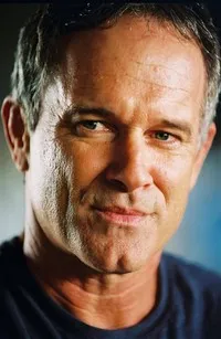 영화배우, 시나리오작가인 존 포세이의 대표 이미지