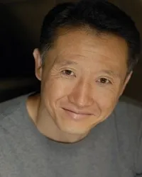 배우, 각본인 조셉 스티븐 양의 대표 이미지