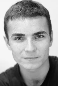 영화배우인 마틴 맥캔의 대표 이미지