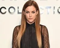 영화배우인 라일리 키오의 대표 이미지