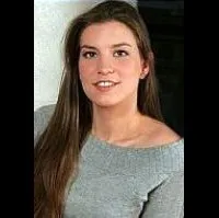 배우, 각본인 자넷 모스의 대표 이미지