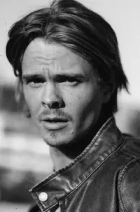 배우인 존 에드워드 리의 대표 이미지