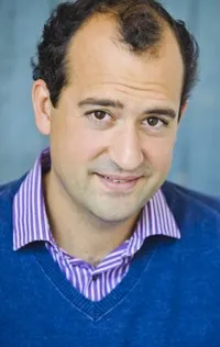 각본, 배우인 스티브 지시스의 대표 이미지