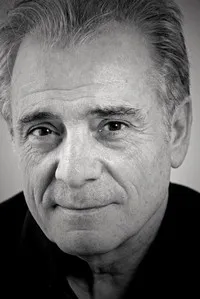 배우인 유이스 마르코의 대표 이미지