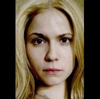 배우인 필라 비탈라의 대표 이미지